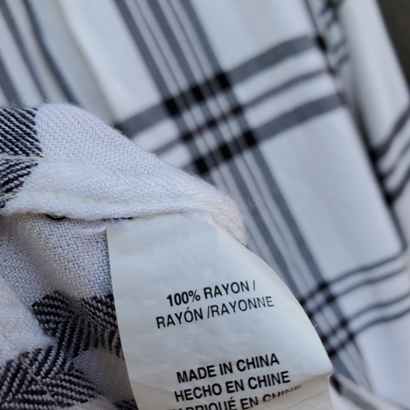 Rails White Black Plaid Rayon Long Sleeve Top - Picture 7 of 7